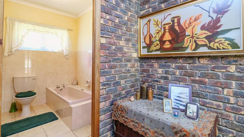 5 Bedroom Property for Sale in Heather Park Western Cape